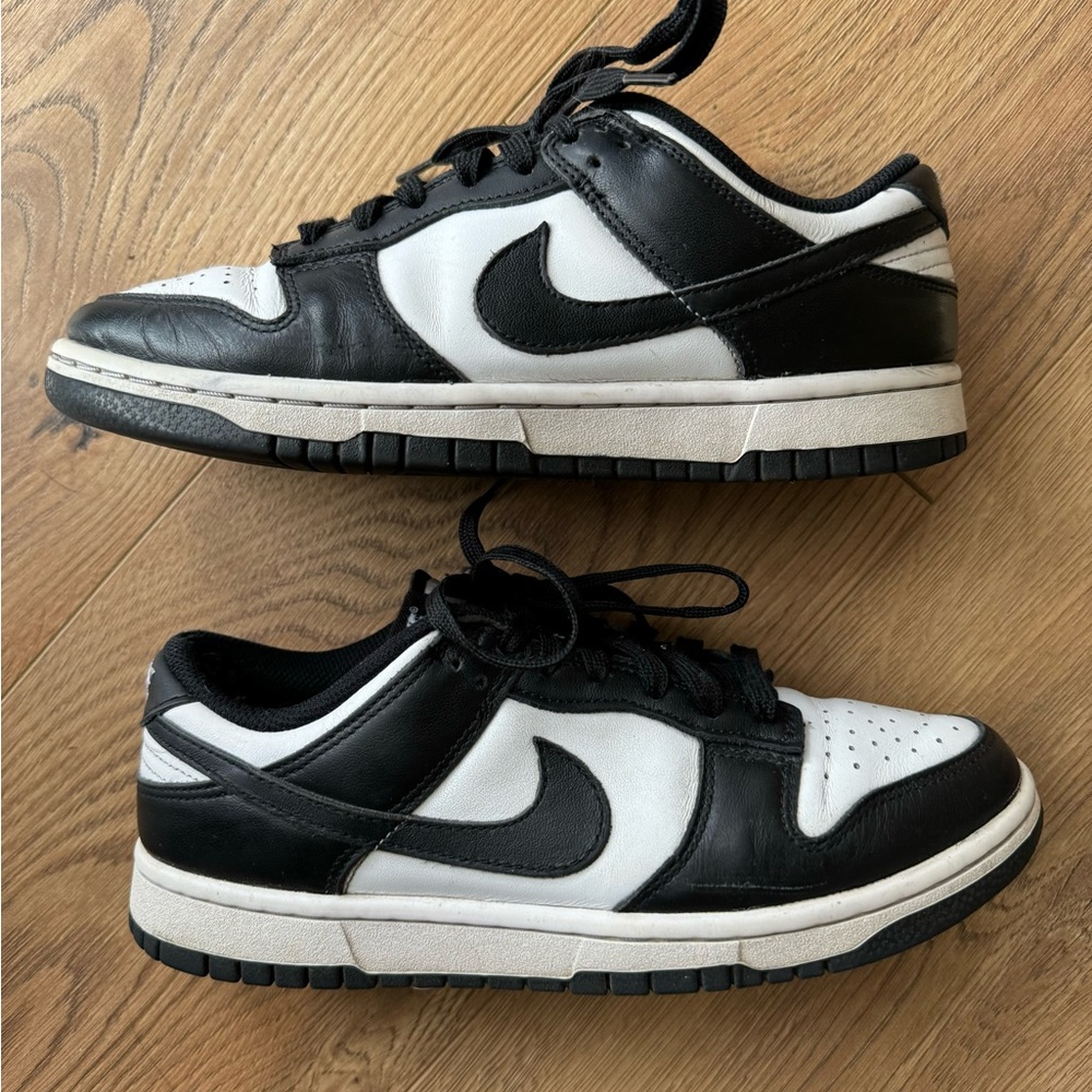 Nike low top dunks-panda